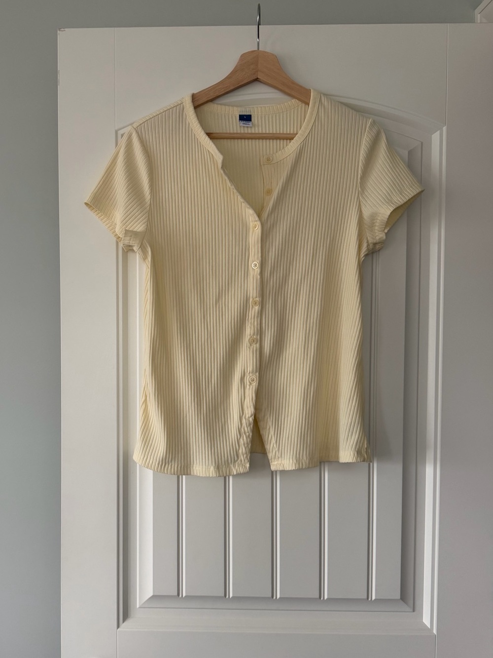 Old Navy Ribbed Short-Sleeve Button-Front Top - Light Yellow